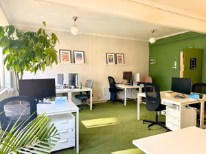 4 Person Private Office