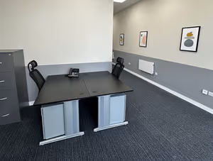 8 Person Shared Office