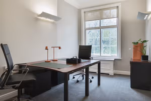4 Person Private Office