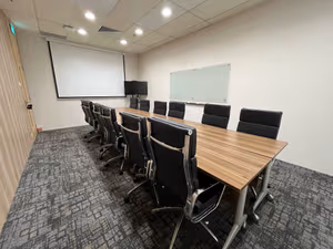 5 Person Private Office