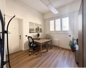 8 Person Private Office