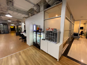 1 Person Private Office
