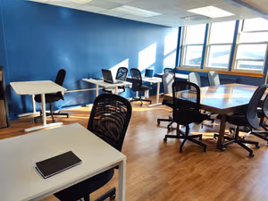 4 Person Coworking Desk