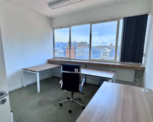 5 Person Private Office