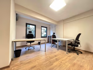 3 Person Private Office