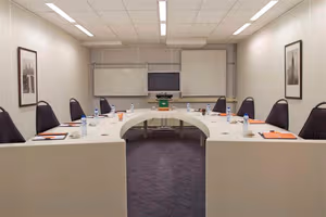 10 Person Private Office