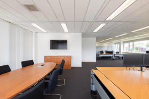 4 Person Private Office