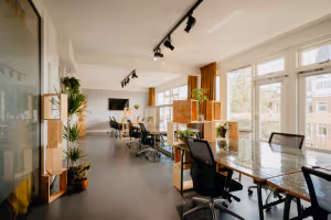 4 Person Coworking Desk