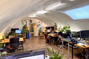 4 Person Coworking Desk