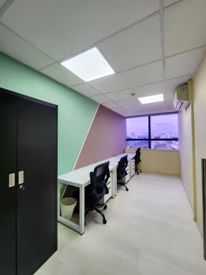 9 Person Private Office