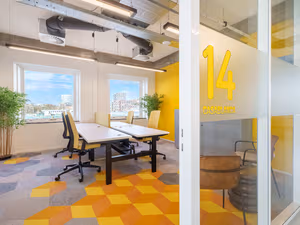 10 Person Coworking Desk