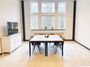 1 Person Private Office