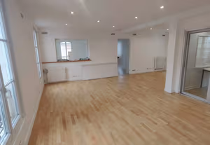 10 Person Private Office