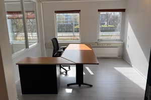 8 Person Private Office