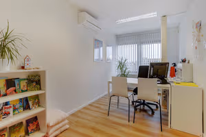 4 Person Coworking Desk