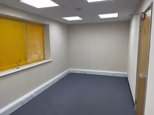 4 Person Private Office