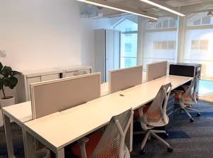 1 Person Coworking Desk