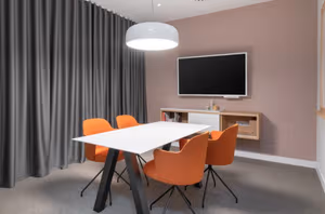 10 Person Private Office