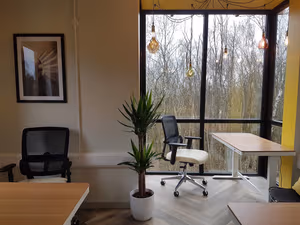 4 Person Private Office