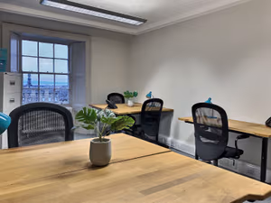 4 Person Private Office