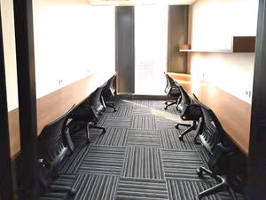 5 Person Private Office