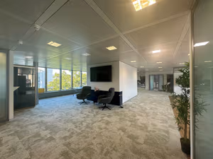 50 Person Private Office
