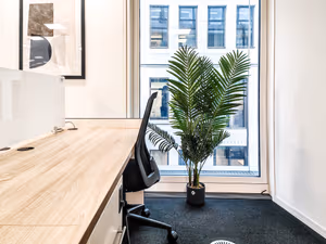 1 Person Coworking Desk