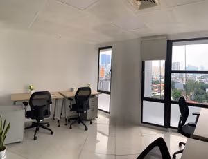 4 Person Private Office