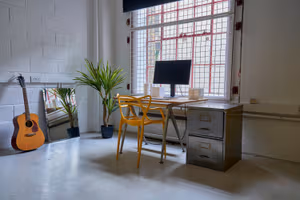8 Person Coworking Desk