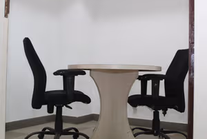4 Person Coworking Desk