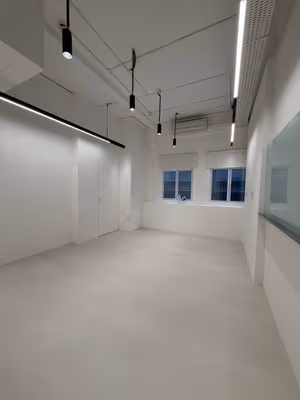 8 Person Private Office