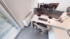 8 Person Shared Office