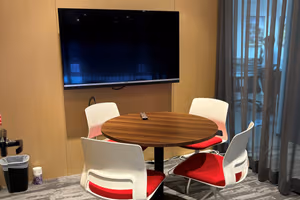 12 Person Sublet Office