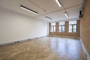 9 Person Private Office