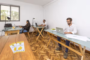 4 Person Coworking Desk