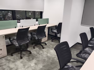 4 Person Coworking Desk