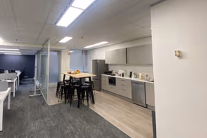 4 Person Shared Office