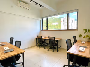 4 Person Private Office