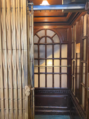 11 Person Private Office