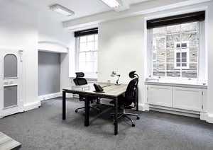 11 Person Private Office