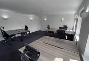 7 Person Private Office