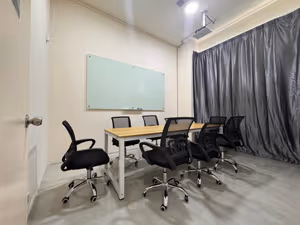 7 Person Coworking Desk