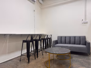 7 Person Coworking Desk