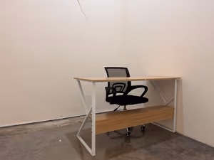 4 Person Coworking Desk