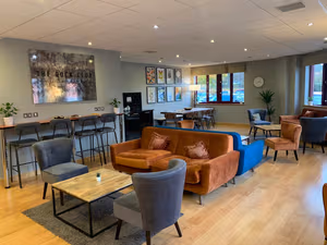 4 Person Private Office