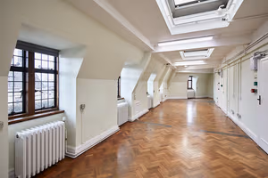 9 Person Private Office