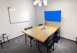 1 Person Private Office