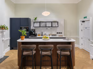 10 Person Private Office