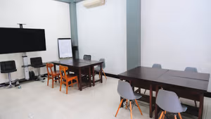 6 Person Private Office