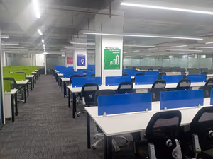 900 Person Private Office